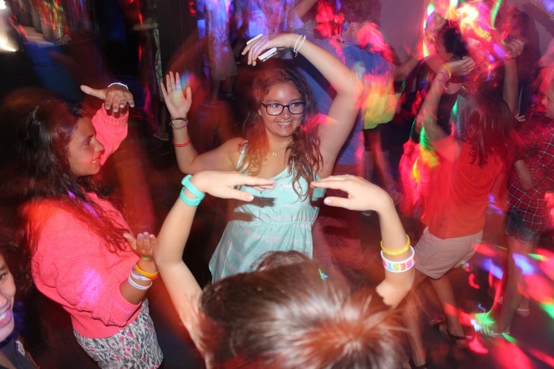 Village Camps International Summer Camp Leysin, Switzerland 2026-07-26 https://www.villagecamps.com/journals_admin/images/696-17-disco (112).jpg